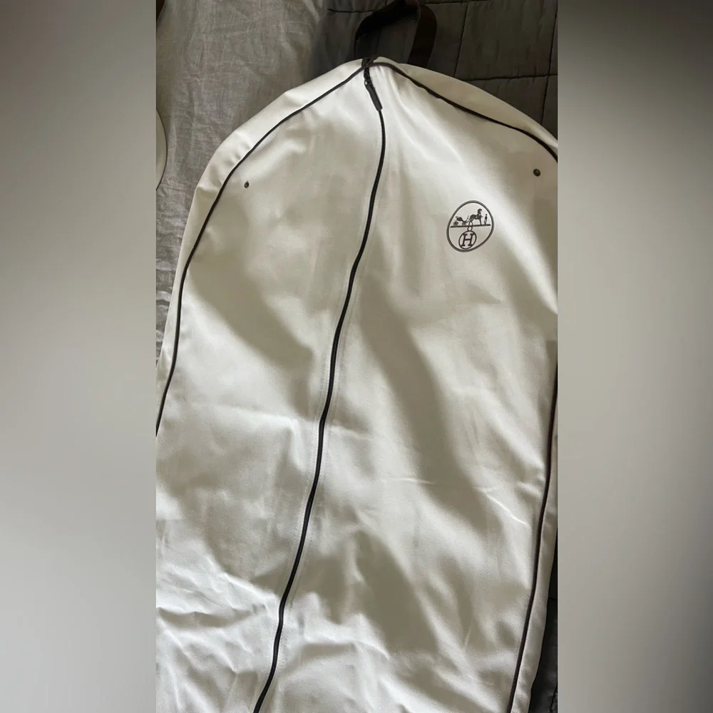 Hermes garment travel